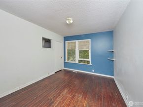 9059 Carkeek Drive S, Seattle WA 98118