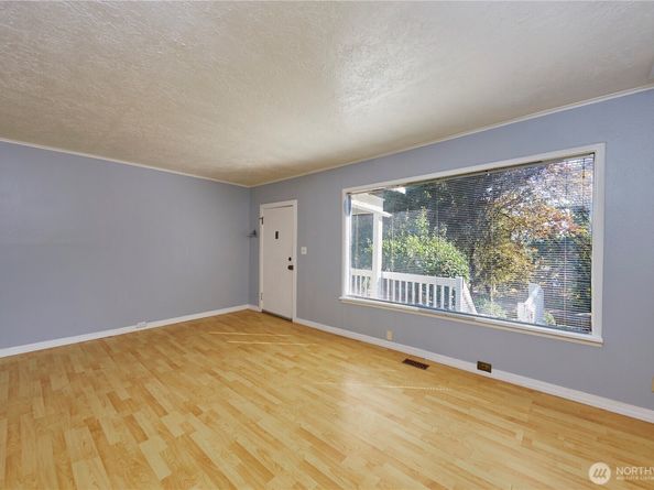 9059 Carkeek Drive S, Seattle WA 98118