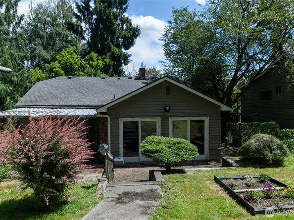 9059 Carkeek Drive S, Seattle WA 98118