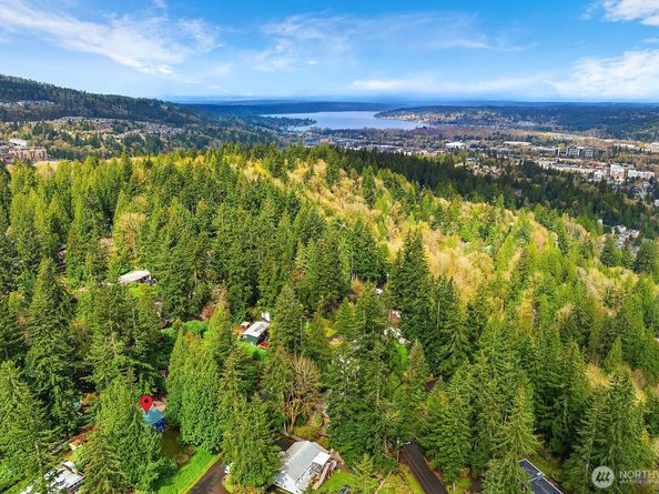 475 Mt Hood Drive SW, Issaquah WA 98027