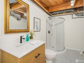 475 Mt Hood Drive SW, Issaquah WA 98027