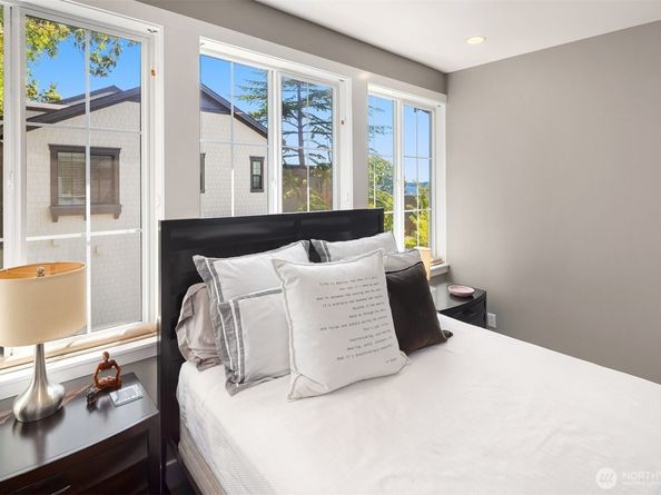 901 W McGraw Street 6, Seattle WA 98119