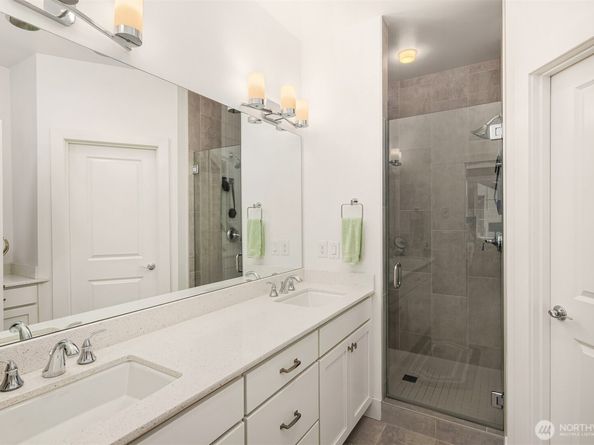 901 W McGraw Street 6, Seattle WA 98119