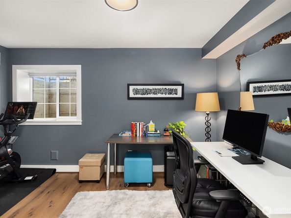 901 W McGraw Street 6, Seattle WA 98119