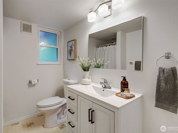 18204 NE 179th Street, Woodinville WA 98072