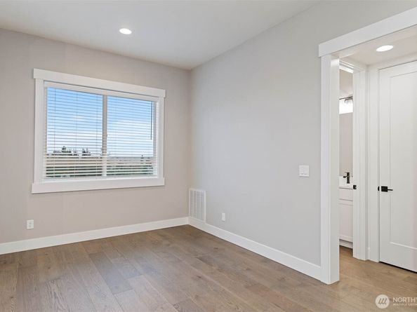 7573 S 130th Place, Seattle WA 98178