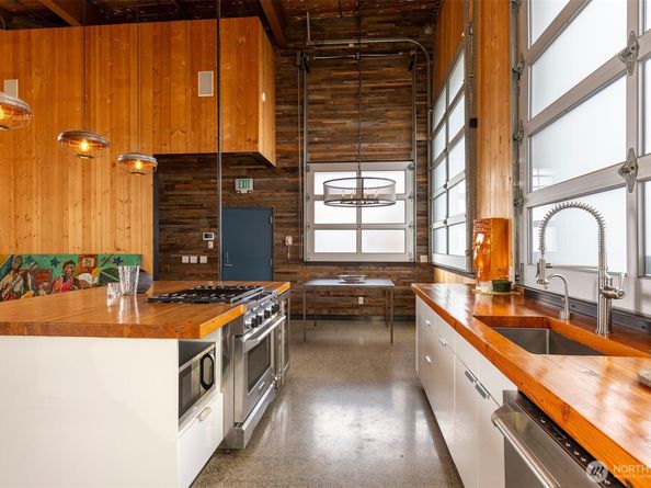 4020 6th Avenue NW, Seattle WA 98107