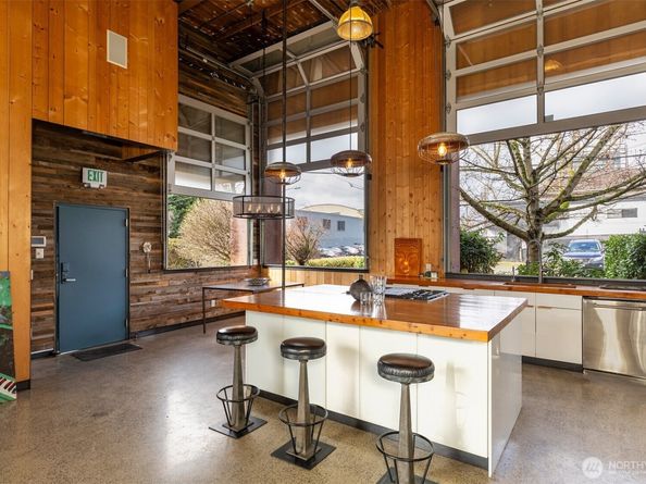 4020 6th Avenue NW, Seattle WA 98107