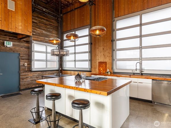 4020 6th Avenue NW, Seattle WA 98107