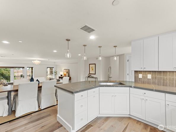 745 Bellevue Avenue E 401, Seattle WA 98102