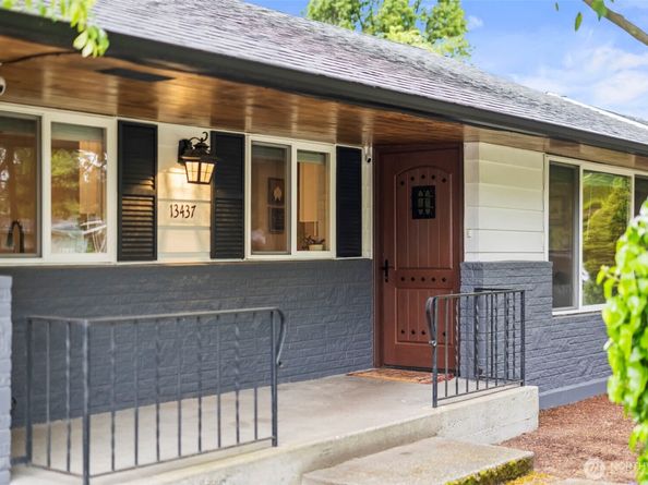 13437 4Th Avenue SW, Burien WA 98146