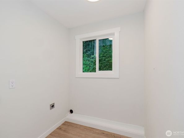 5450 NE Laura Loop, Poulsbo WA 98370
