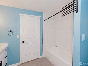 5450 NE Laura Loop, Poulsbo WA 98370