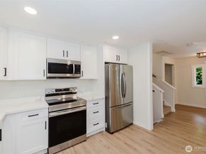 5450 NE Laura Loop, Poulsbo WA 98370
