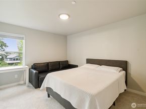 13717 Admiralty Way L3, Lynnwood WA 98087