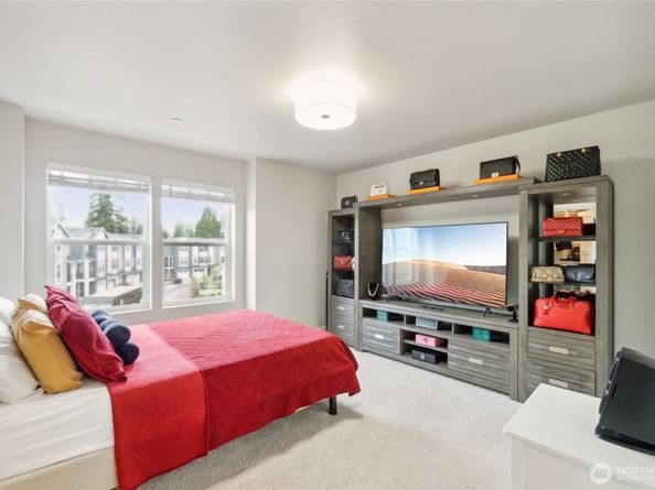 13717 Admiralty Way L3, Lynnwood WA 98087