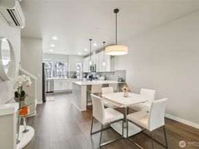 13717 Admiralty Way L3, Lynnwood WA 98087