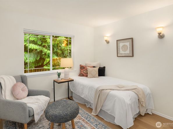 3816 NE 110th Street, Seattle WA 98125