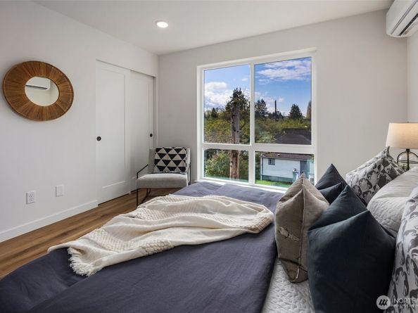 817 C S Rose Street, Seattle WA 98108