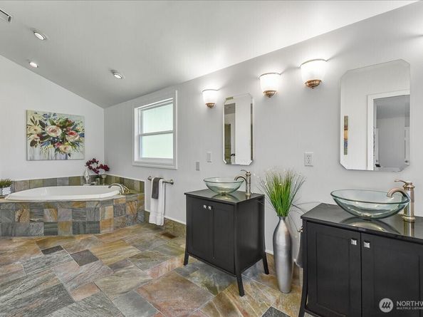 16005 NE 160th Street, Woodinville WA 98072