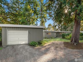 2965 74 Avenue SE, Mercer Island WA 98040
