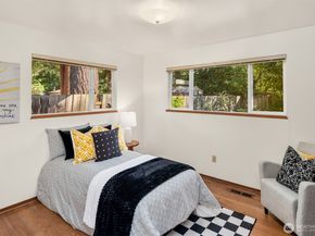 2965 74 Avenue SE, Mercer Island WA 98040