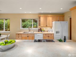 2965 74 Avenue SE, Mercer Island WA 98040
