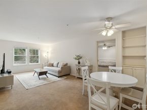 4133 224th Lane SE 302, Issaquah WA 98029