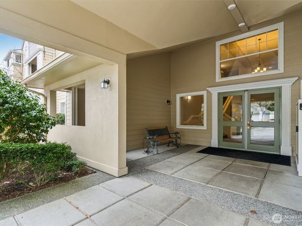 4133 224th Lane SE 302, Issaquah WA 98029