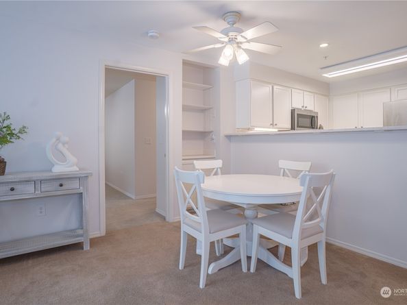 4133 224th Lane SE 302, Issaquah WA 98029