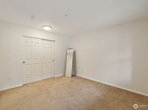 4133 224th Lane SE 302, Issaquah WA 98029
