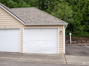 4133 224th Lane SE 302, Issaquah WA 98029