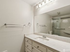 4133 224th Lane SE 302, Issaquah WA 98029