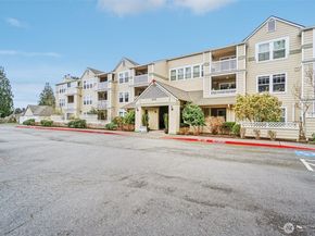 4133 224th Lane SE 302, Issaquah WA 98029