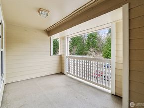 4133 224th Lane SE 302, Issaquah WA 98029