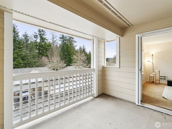 4133 224th Lane SE 302, Issaquah WA 98029