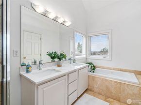 18 Florentia Street, Seattle WA 98109
