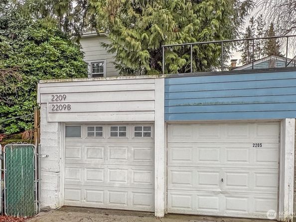 2209 E Roanoke Street, Seattle WA 98112