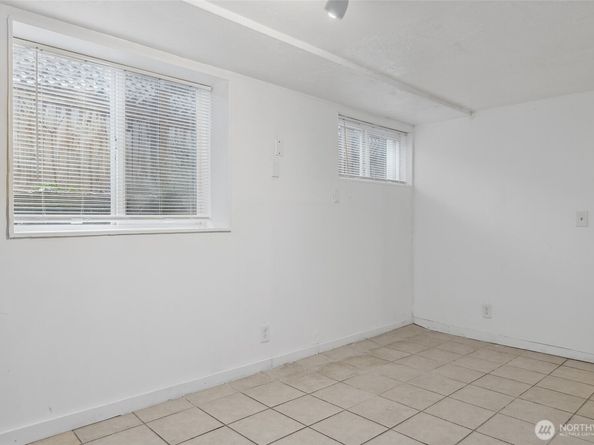 2209 E Roanoke Street, Seattle WA 98112