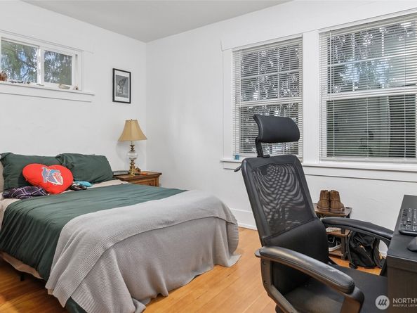 2209 E Roanoke Street, Seattle WA 98112