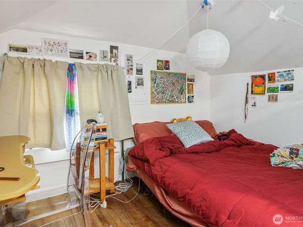 2209 E Roanoke Street, Seattle WA 98112