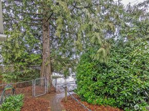 2209 E Roanoke Street, Seattle WA 98112