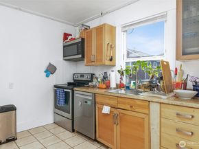 2209 E Roanoke Street, Seattle WA 98112