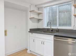 2209 E Roanoke Street, Seattle WA 98112