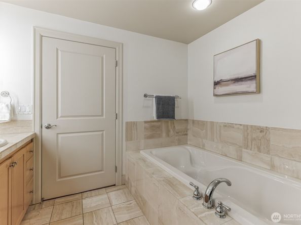 1106 108th Avenue NE 503, Bellevue WA 98004