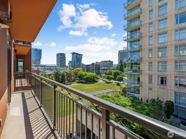1106 108th Avenue NE 503, Bellevue WA 98004