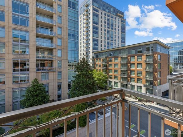1106 108th Avenue NE 503, Bellevue WA 98004