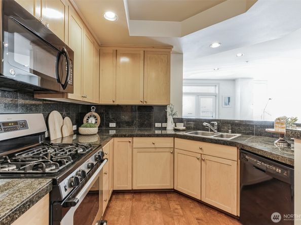 1106 108th Avenue NE 503, Bellevue WA 98004