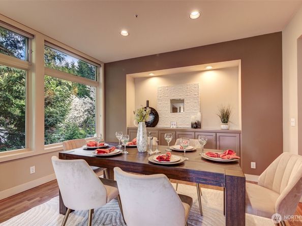 600 Bellevue Way SE 301, Bellevue WA 98004