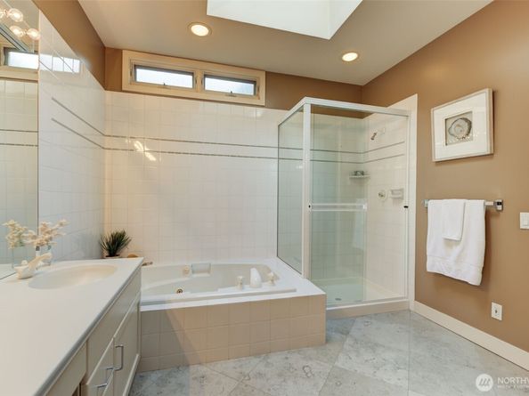 600 Bellevue Way SE 301, Bellevue WA 98004